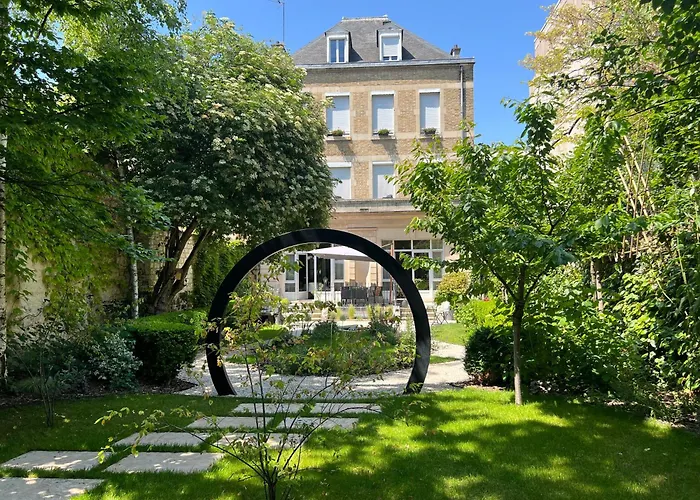 La Demeure Des Sacres - Cathedrale Bed & Breakfast Reims