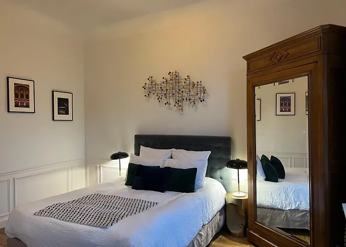 La Demeure Des Sacres - Cathedrale Bed & Breakfast Reims